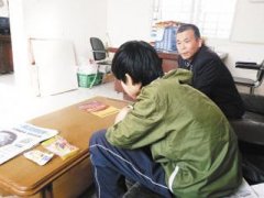 10岁男孩躲着父母狂吃零食血糖飙升